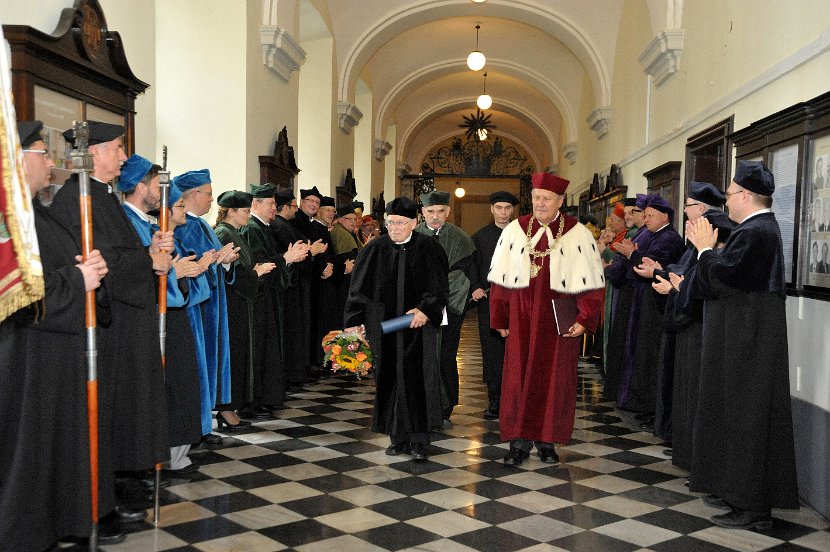 Conferring_ceremony_029